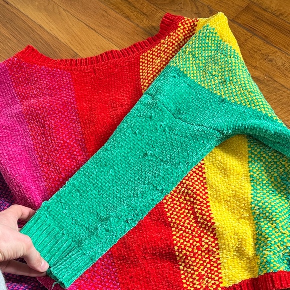 Silence + Noise Rainbow Gradient V-Neck Sweater - Picture 5 of 6